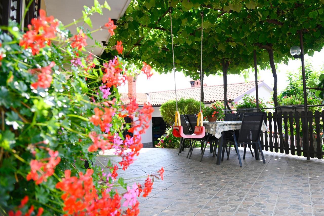 Apartma Cuk Dutovlje Exterior foto
