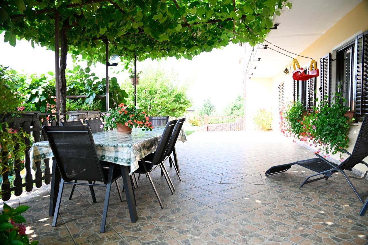 Apartma Cuk Dutovlje Exterior foto